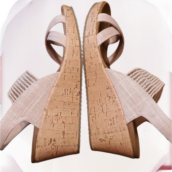 SKETCHERS cork luxe foam pink wedges size 10 M shoes 2.5”in wedge heel Pre Loved - Picture 5 of 13